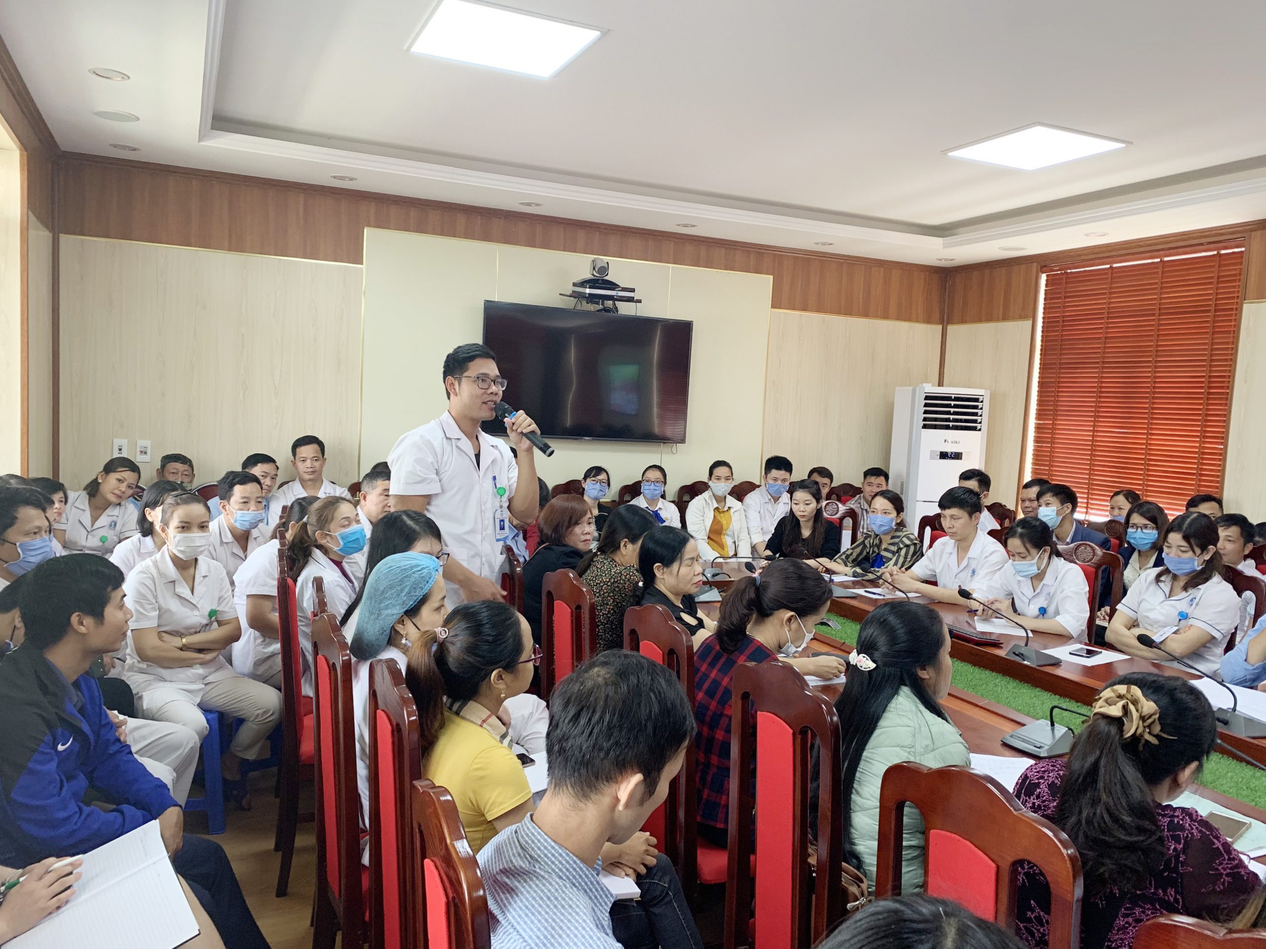 Các học viên là cán bộ y tế rất hào hứng với lớp tập huấn