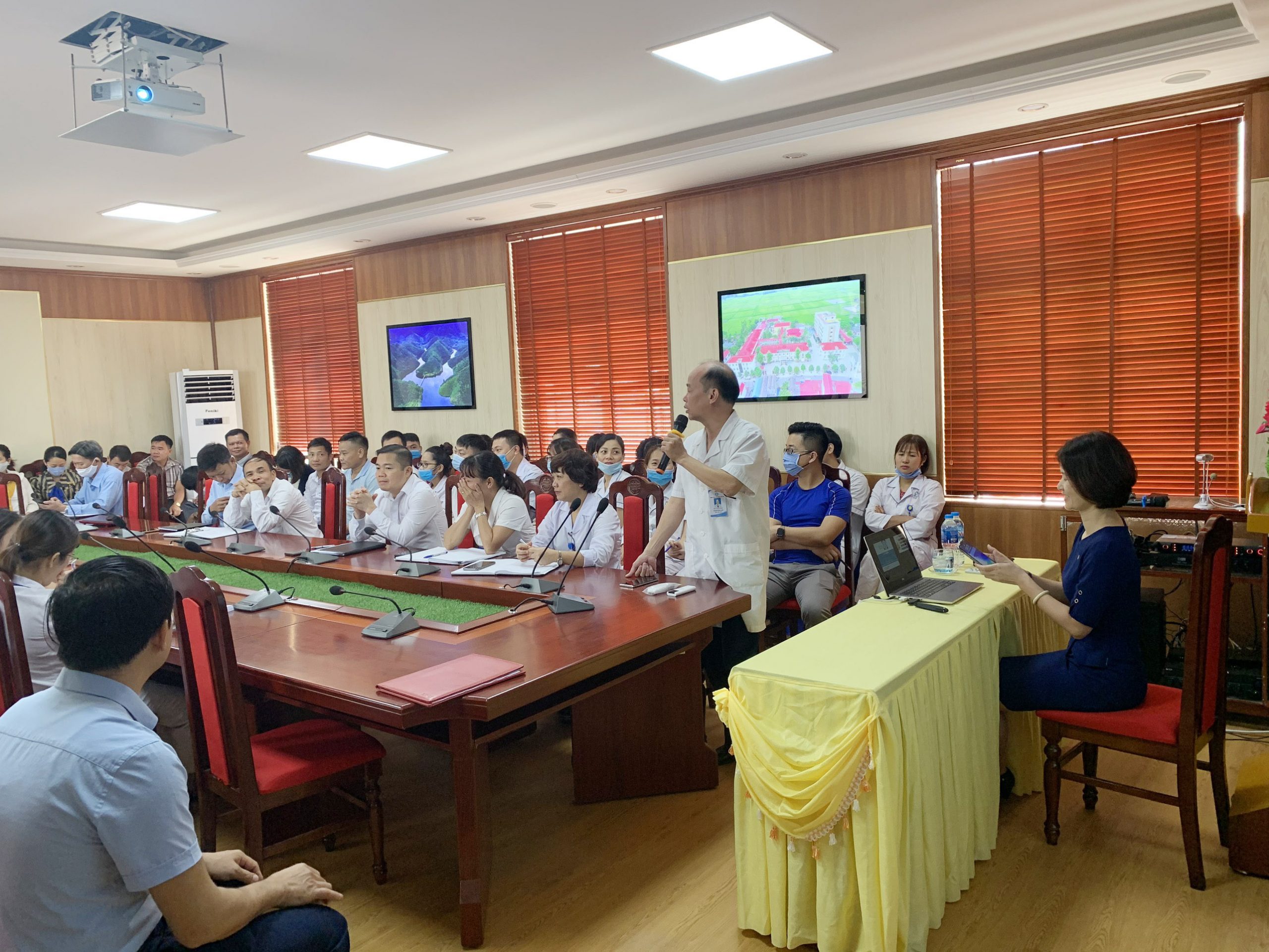 Lớp tập huấn với sự tham gia của Ban Giám đốc, Lãnh đạo các Khoa, Phòng và toàn thể cán bộ, viên chức