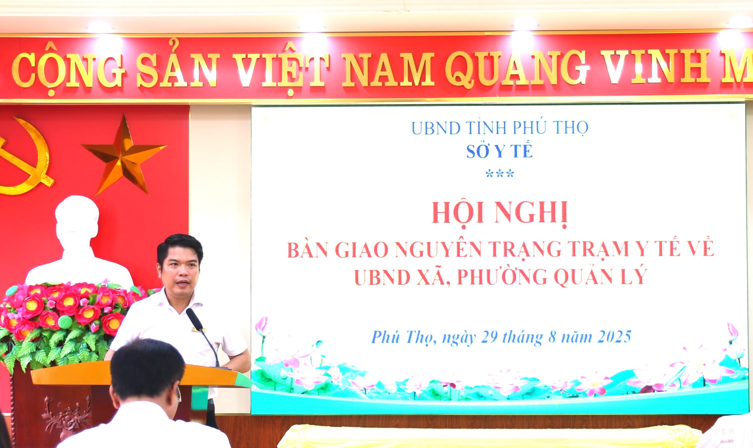 Đại diện Trung tâm Y tế khu vực Yên Lập, BS CKII, Lê Công Bình, Giám đốc Trung tâm phát biểu tại Hội nghị.