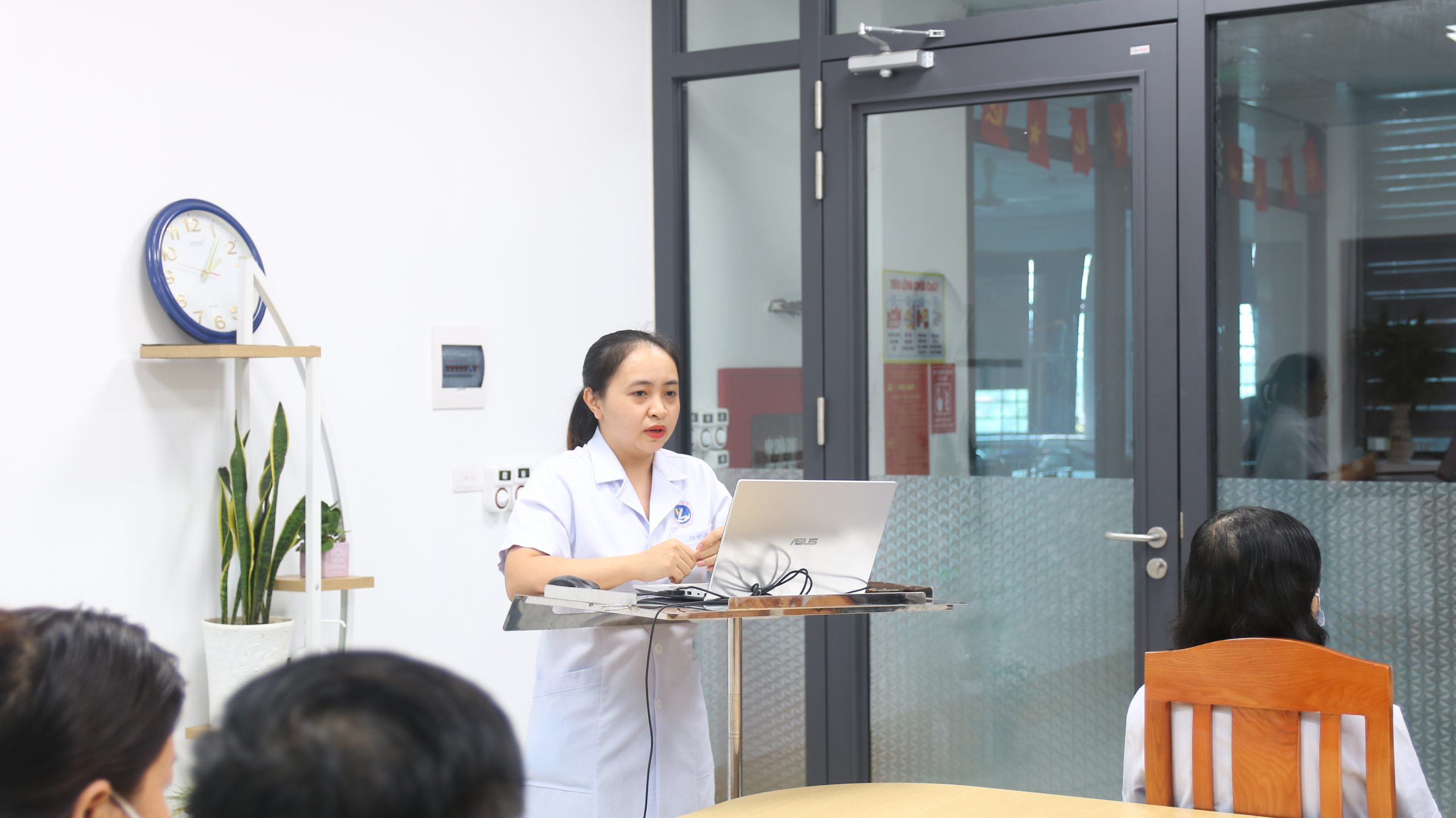 Dược sĩ: Nguyễn Mỹ Linh trình bày tại Hội thảo