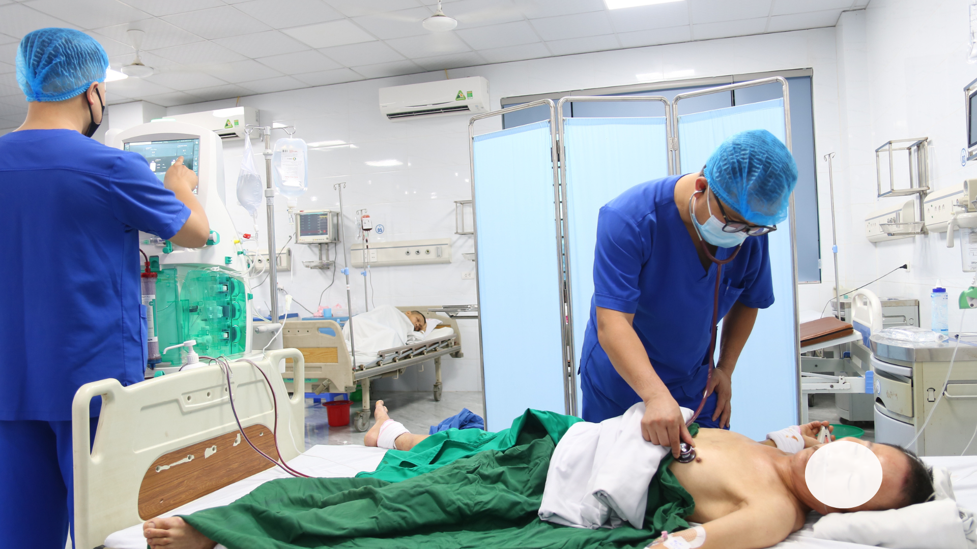 Hình ảnh Người bệnh khi Lọc máu